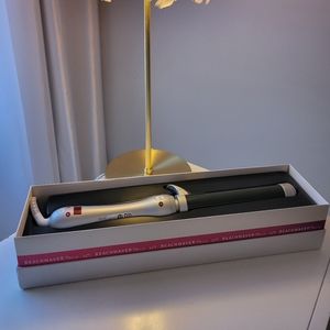 Beachwaver Co. Rotating curling iron Pro 1.25 Dual Voltage